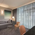 アディナ 4*