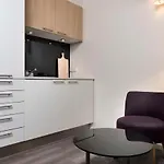 Adina Lägenhetshotell 4*