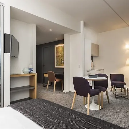 Adina Aparthotel 4*