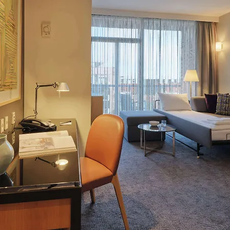 Adina Ξενοδοχείο με διαμερίσματα 4*