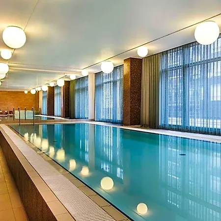 Adina Apartmanhotel 4*