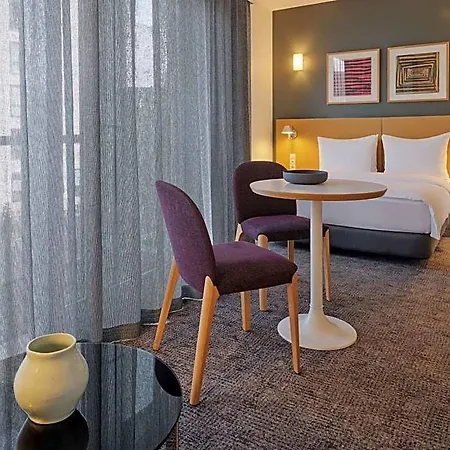 Adina Apartmanhotel 4*
