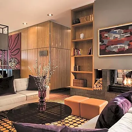 Adina Apartmanhotel 4*