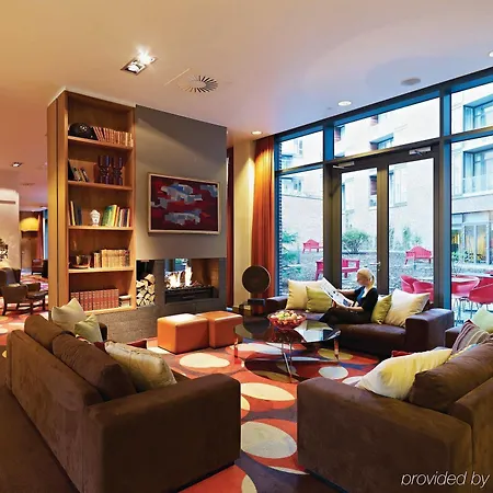Hotel apartamentowy Adina 4*