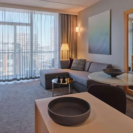 Adina Aparthotel 4*
