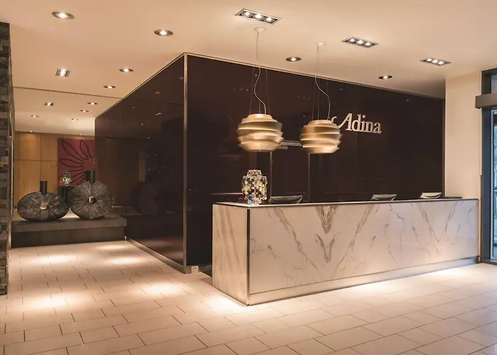 Adina 4*