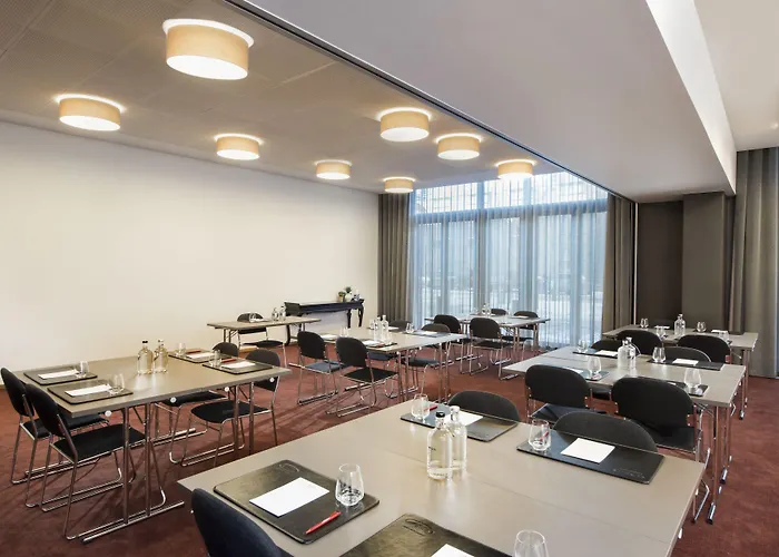 Aparthotel Adina 4*